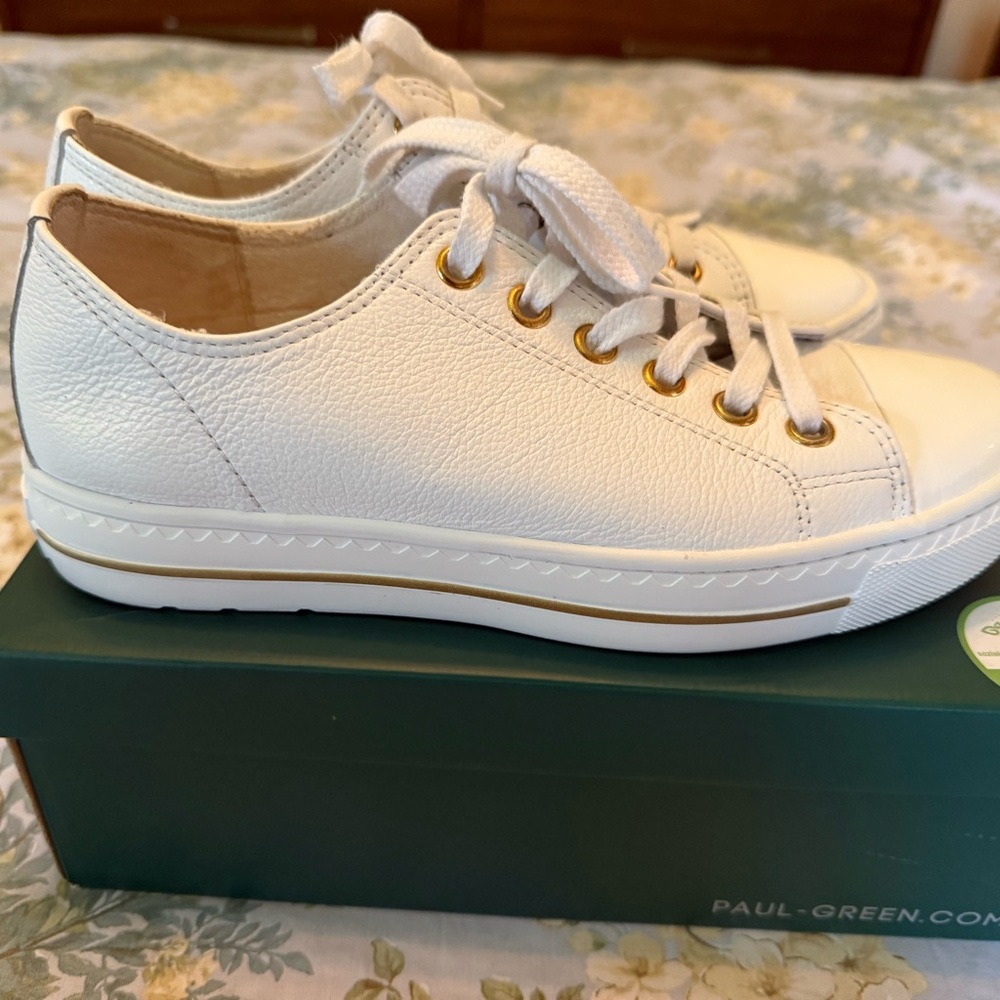 Paul Green newWomen's White Sneakers size 8.5 (6)
